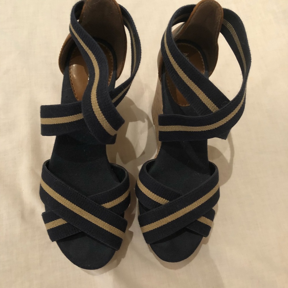 Like new navy wedges